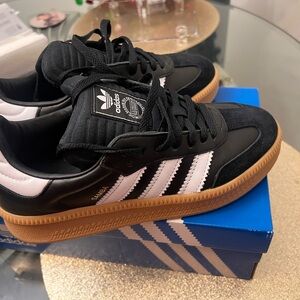 Platform Adidas Samba Black and White Sneakers